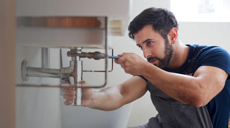Expert burst pipe repair services in Round Mountain, NV